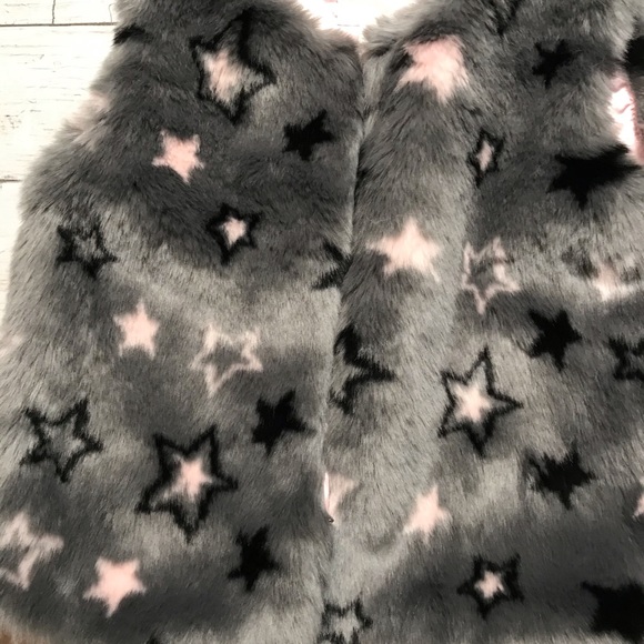 Faux Fur Star Vest - Picture 7 of 7